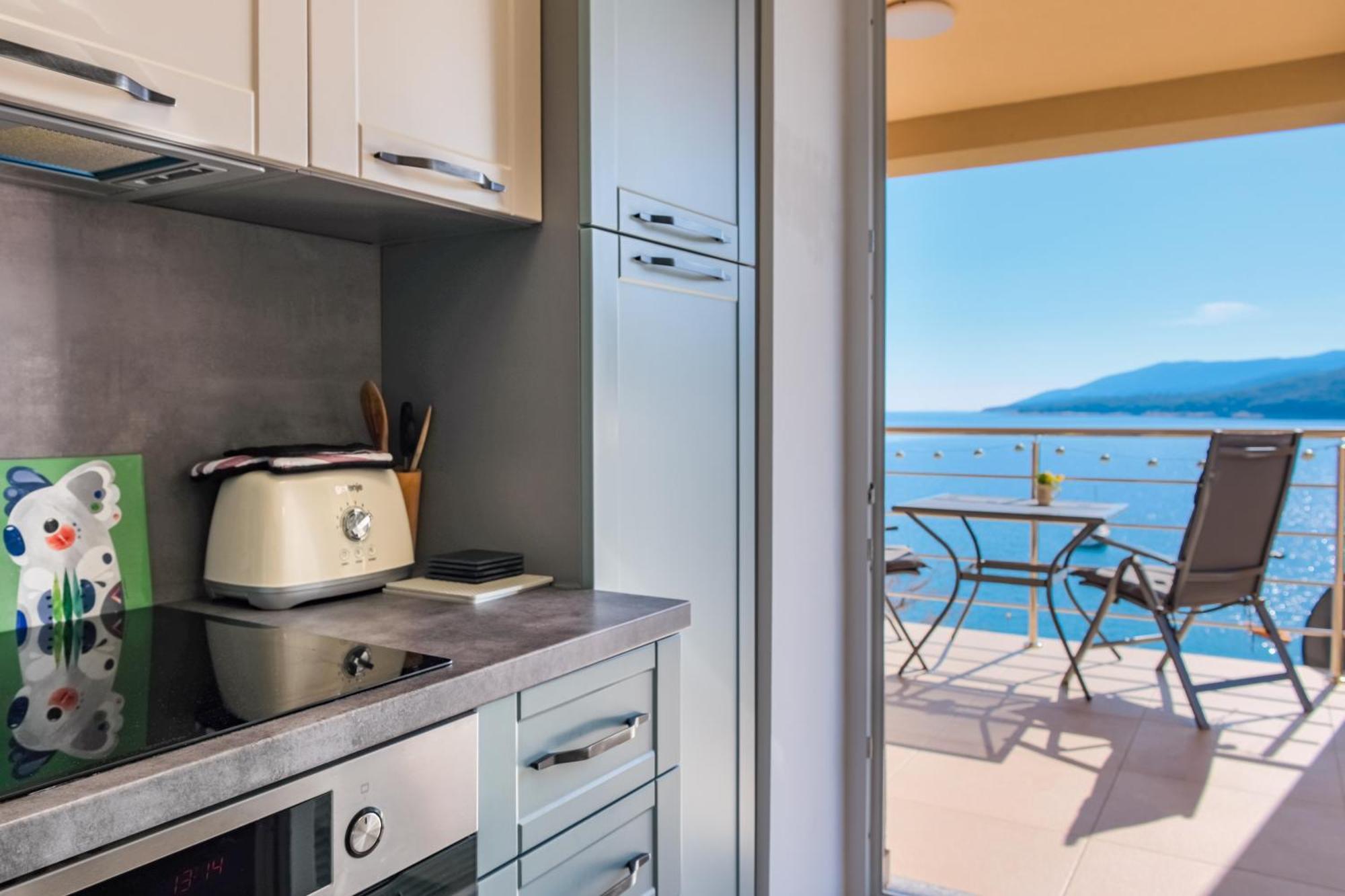 Studio Apartment Above Promenade W Terrace & Parking Rabac Ngoại thất bức ảnh