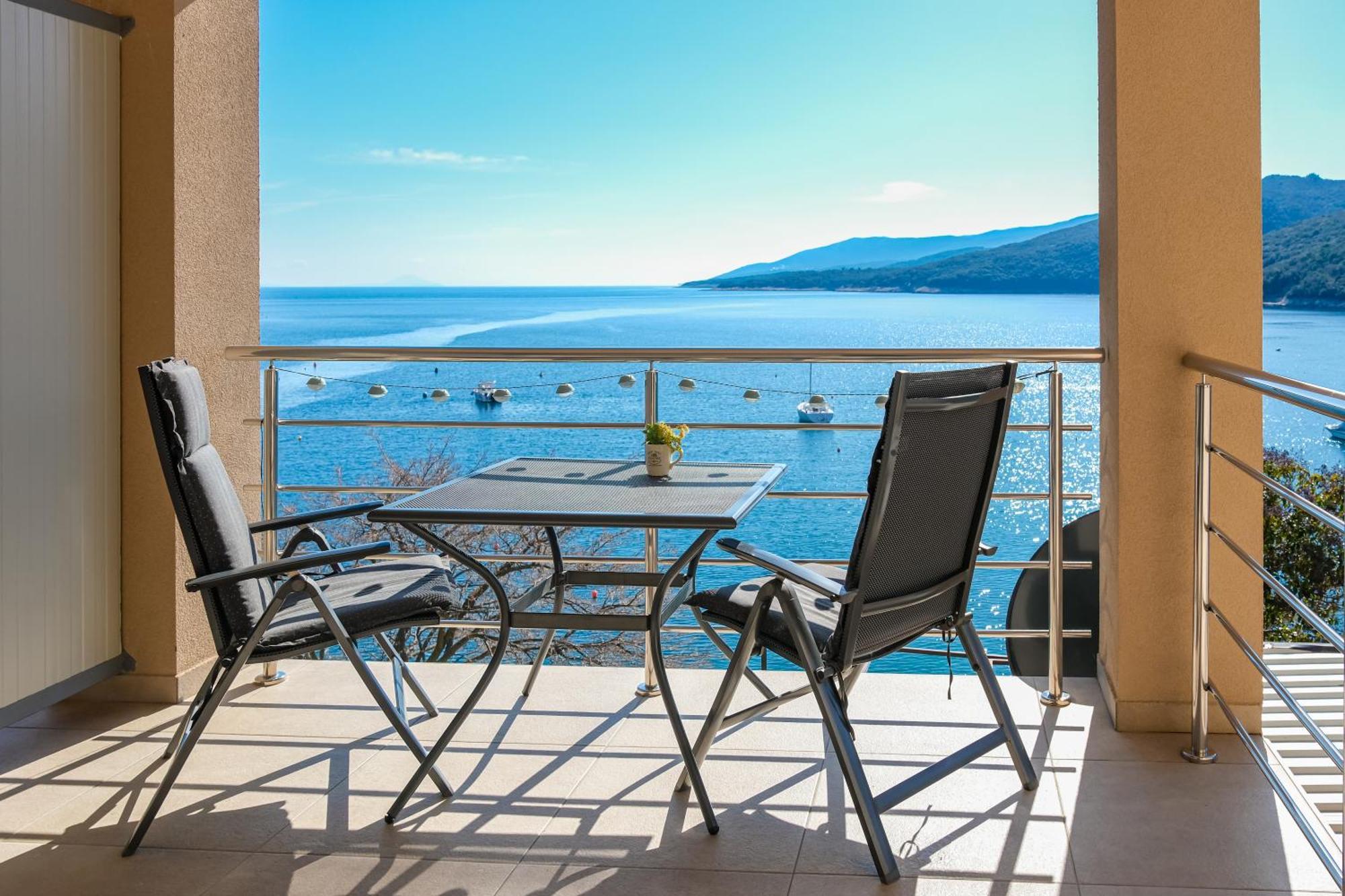 Studio Apartment Above Promenade W Terrace & Parking Rabac Ngoại thất bức ảnh